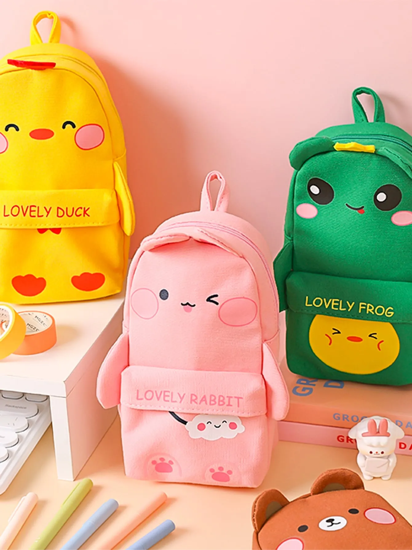 1pc Cartoon Graphic Random Pencil Bag