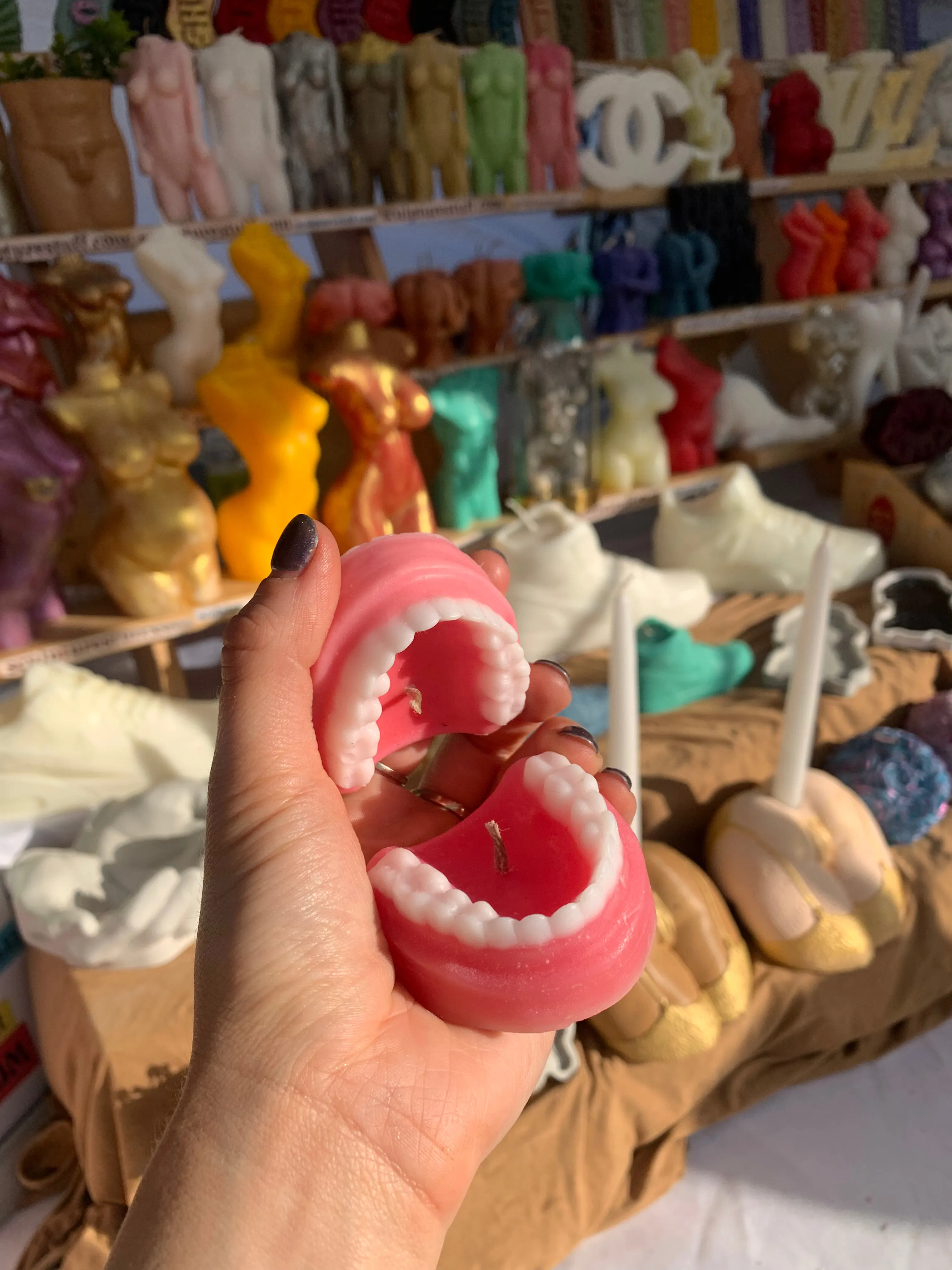Dentures Candle / Gift for Dentists / Gift for Dental Students / Oddity Gift / Edgy Candles / Dental Prosthetics Decor / Dentistry Novelty / Quirky Office Gift / Dental School Graduation / Dentist Appreciation / Unconventional Decor Piec