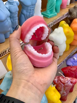 Dentures Candle / Gift for Dentists / Gift for Dental Students / Oddity Gift / Edgy Candles / Dental Prosthetics Decor / Dentistry Novelty / Quirky Office Gift / Dental School Graduation / Dentist Appreciation / Unconventional Decor Piec