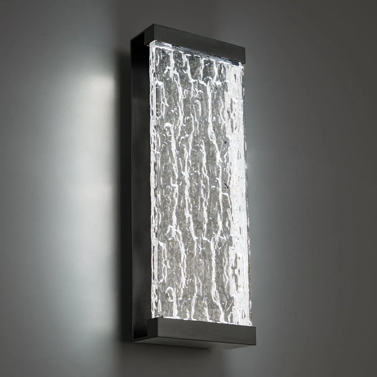 Fusion 14 in. LED Outdoor Wall Sconce 227 Lumens 3000K Black Finish