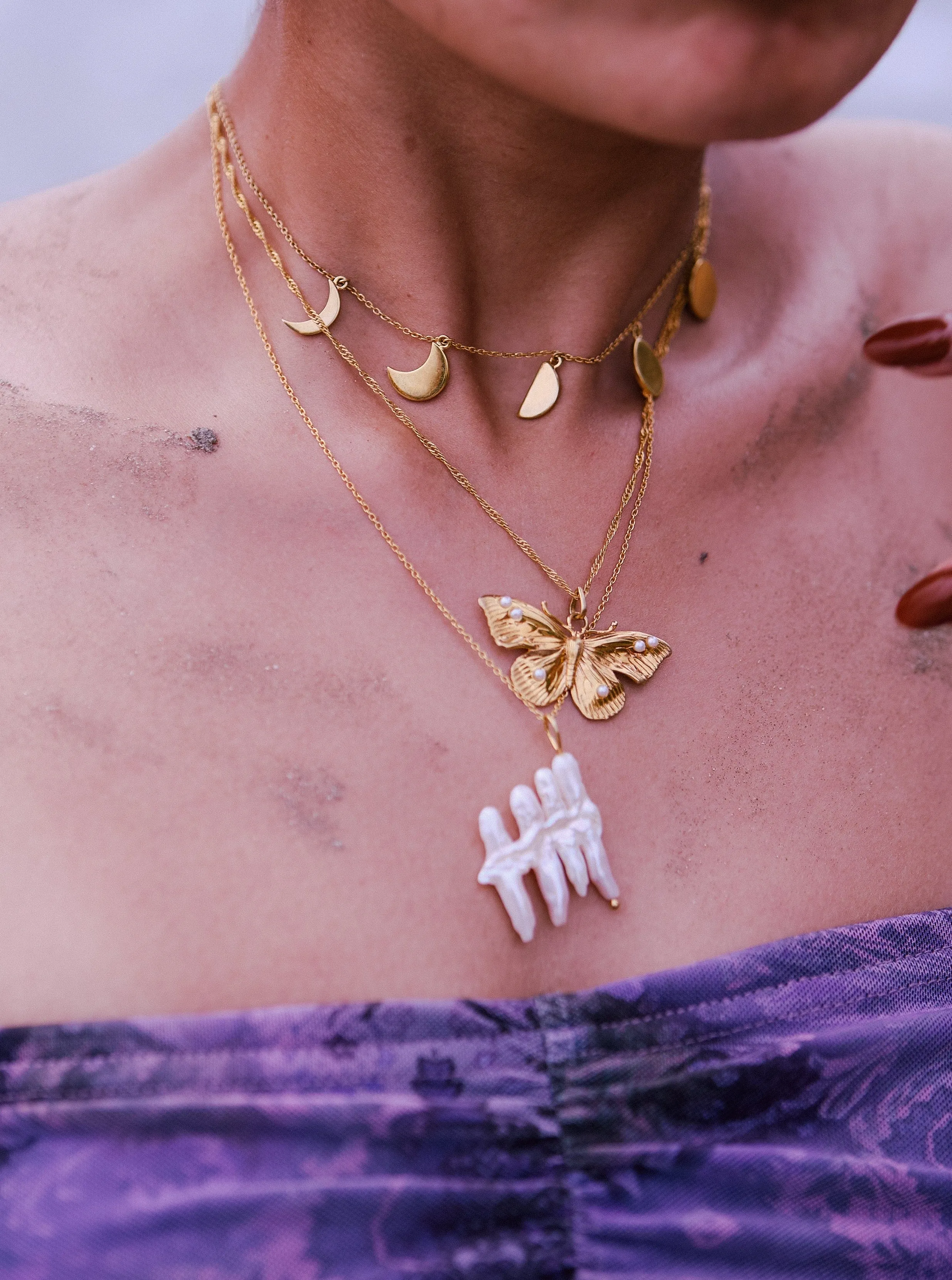 Gold Spine Pearl Pendant Necklace