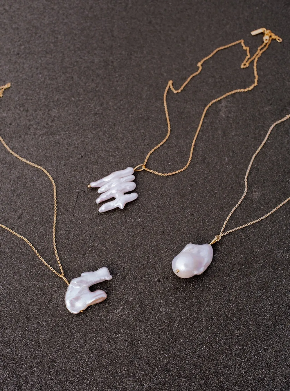 Gold Spine Pearl Pendant Necklace