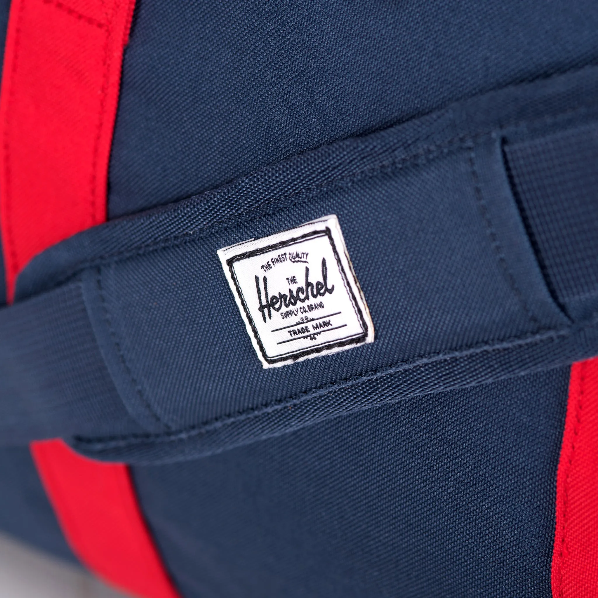 Herschel Supply Ravine Duffel Bag - Navy & Red