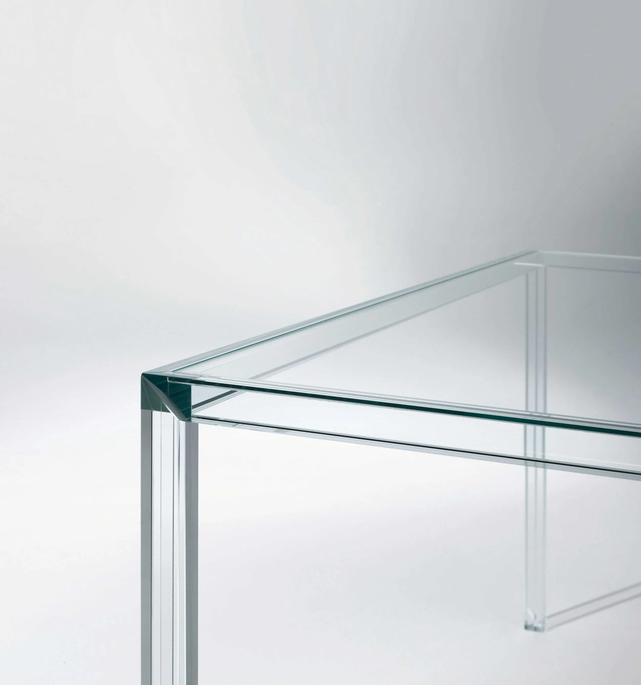 Luminous High Glass Table