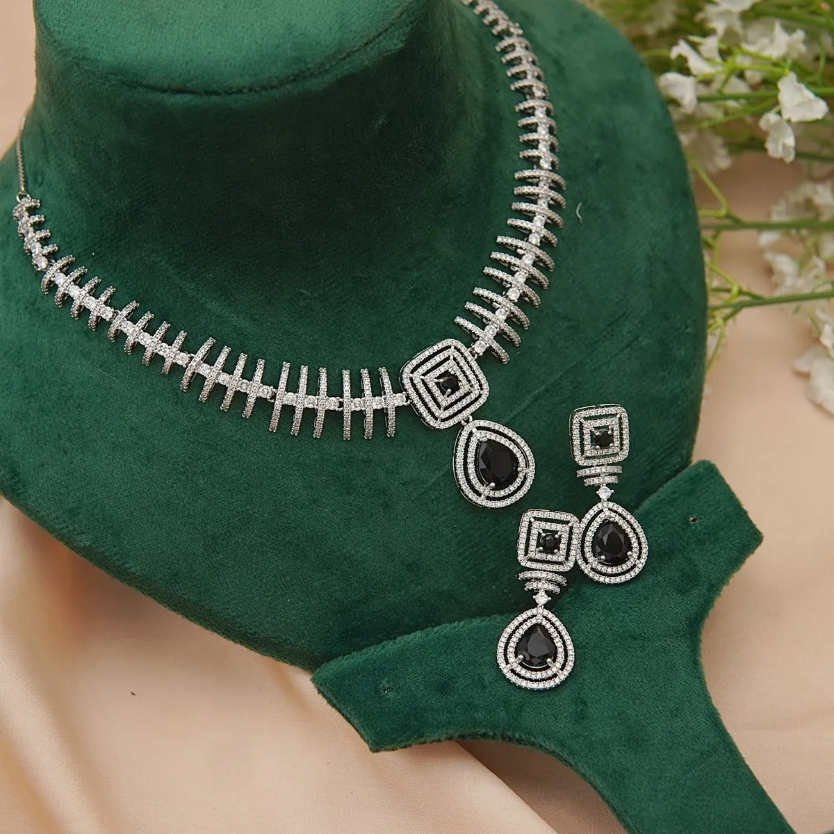 Luminous Zirconia Necklace Set