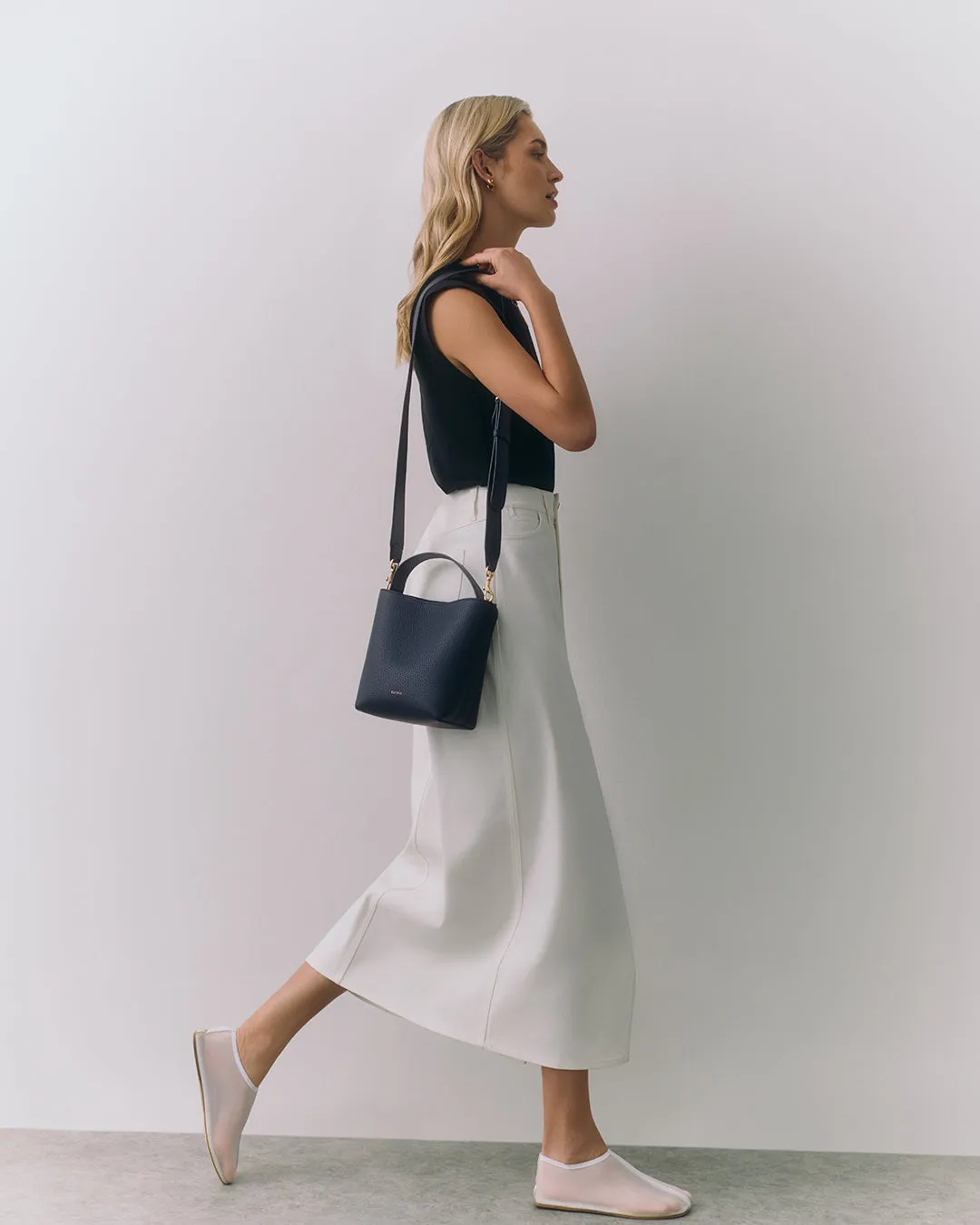 Mini Linea Bucket Bag