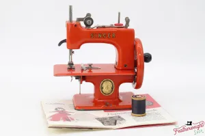 Singer Sewhandy Model 20 - Original Poppy Red - RARE, Feb. 2023