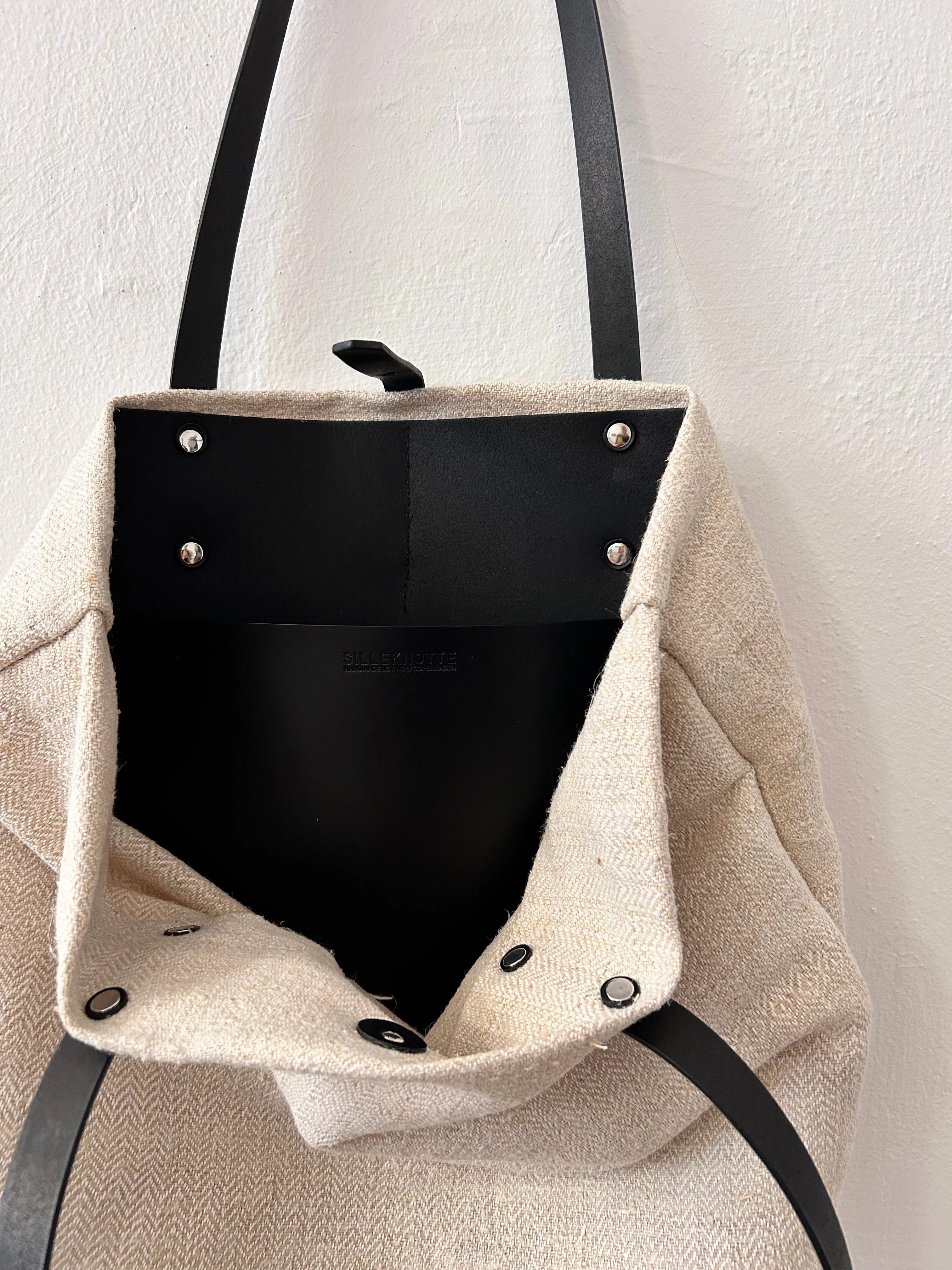 Textile tote - beige hemp with leather straps