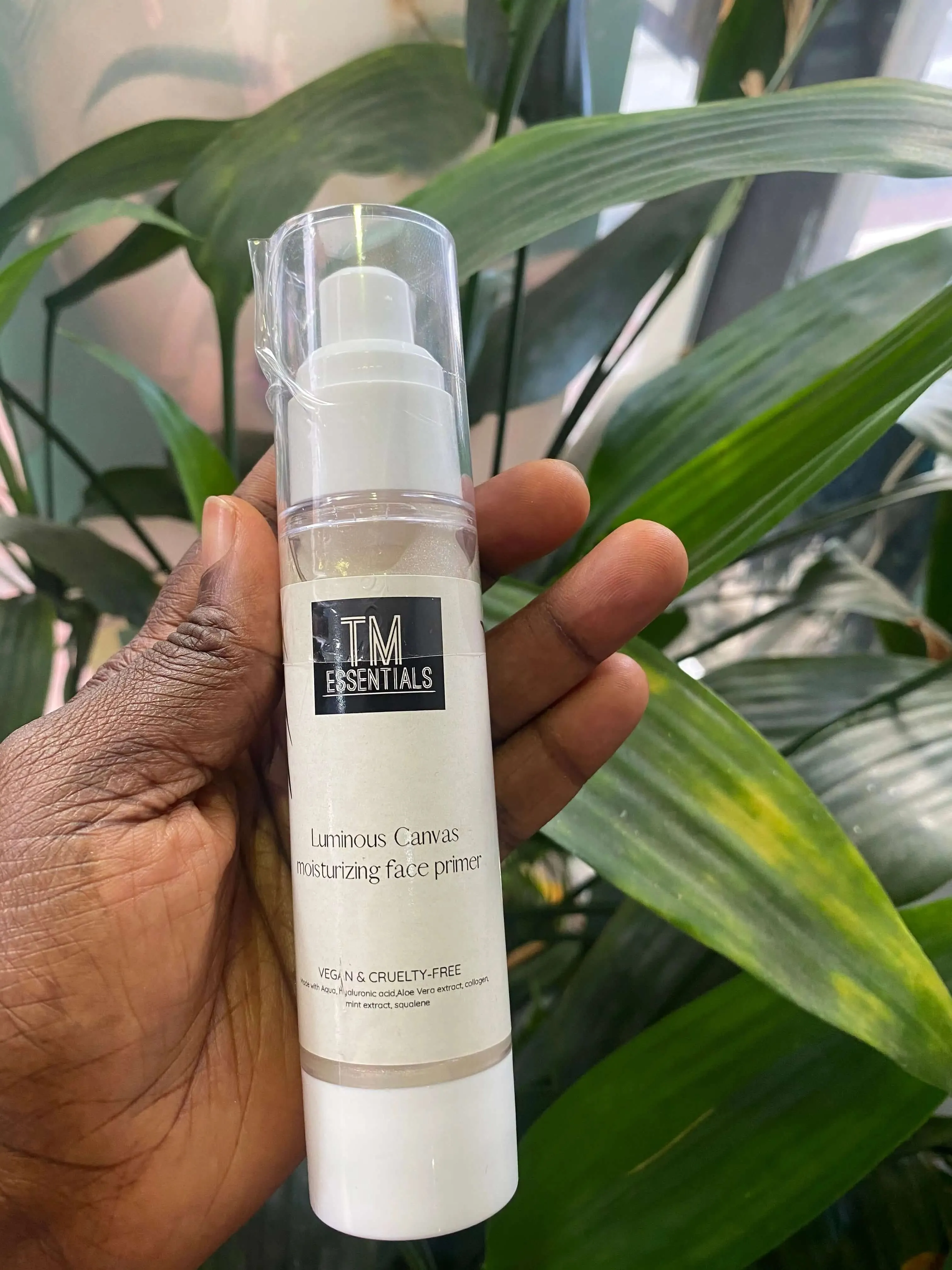 TM Essentials Luminous Canvas Moisturising Face Primer
