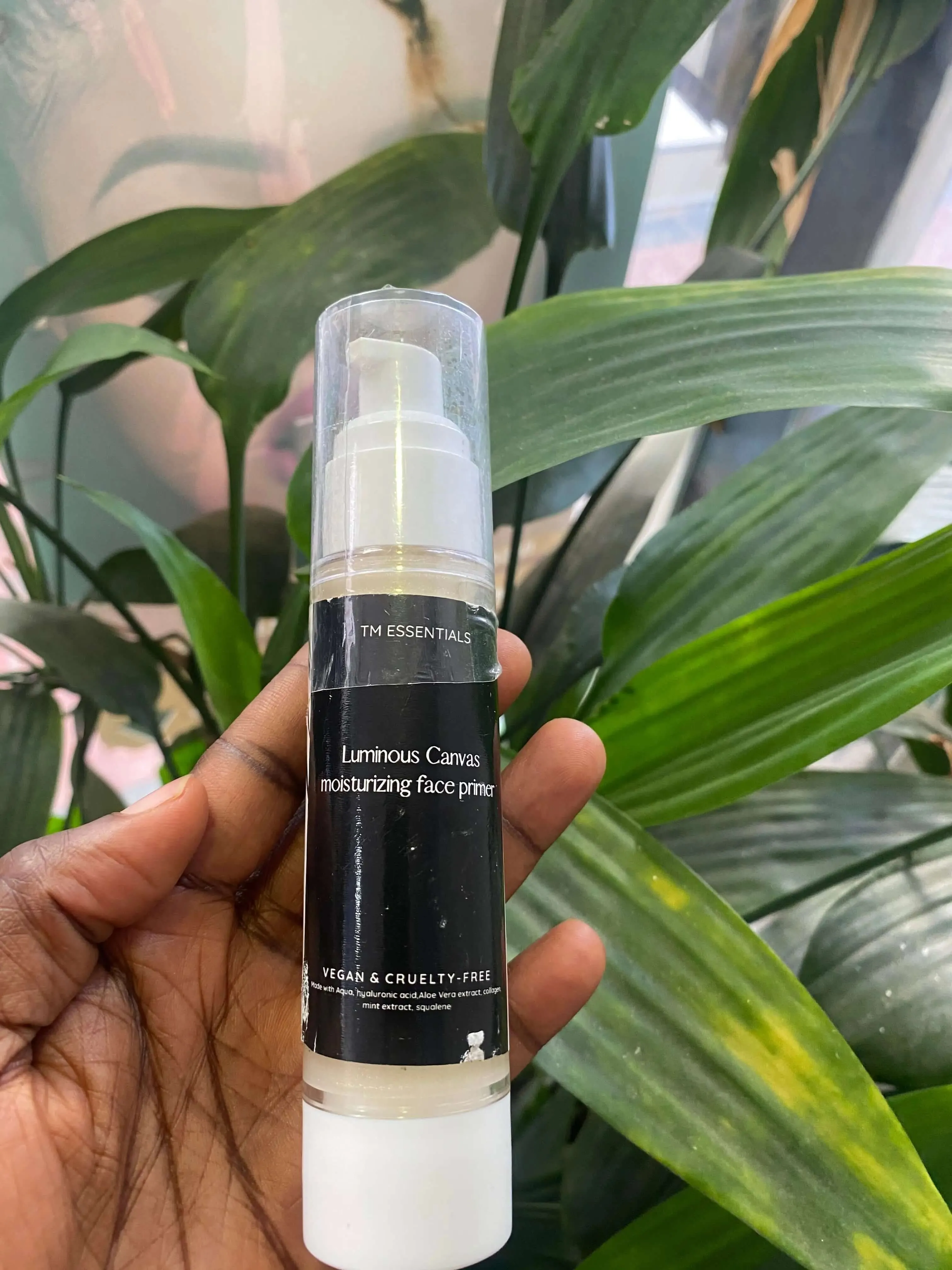 TM Essentials Luminous Canvas Moisturising Face Primer