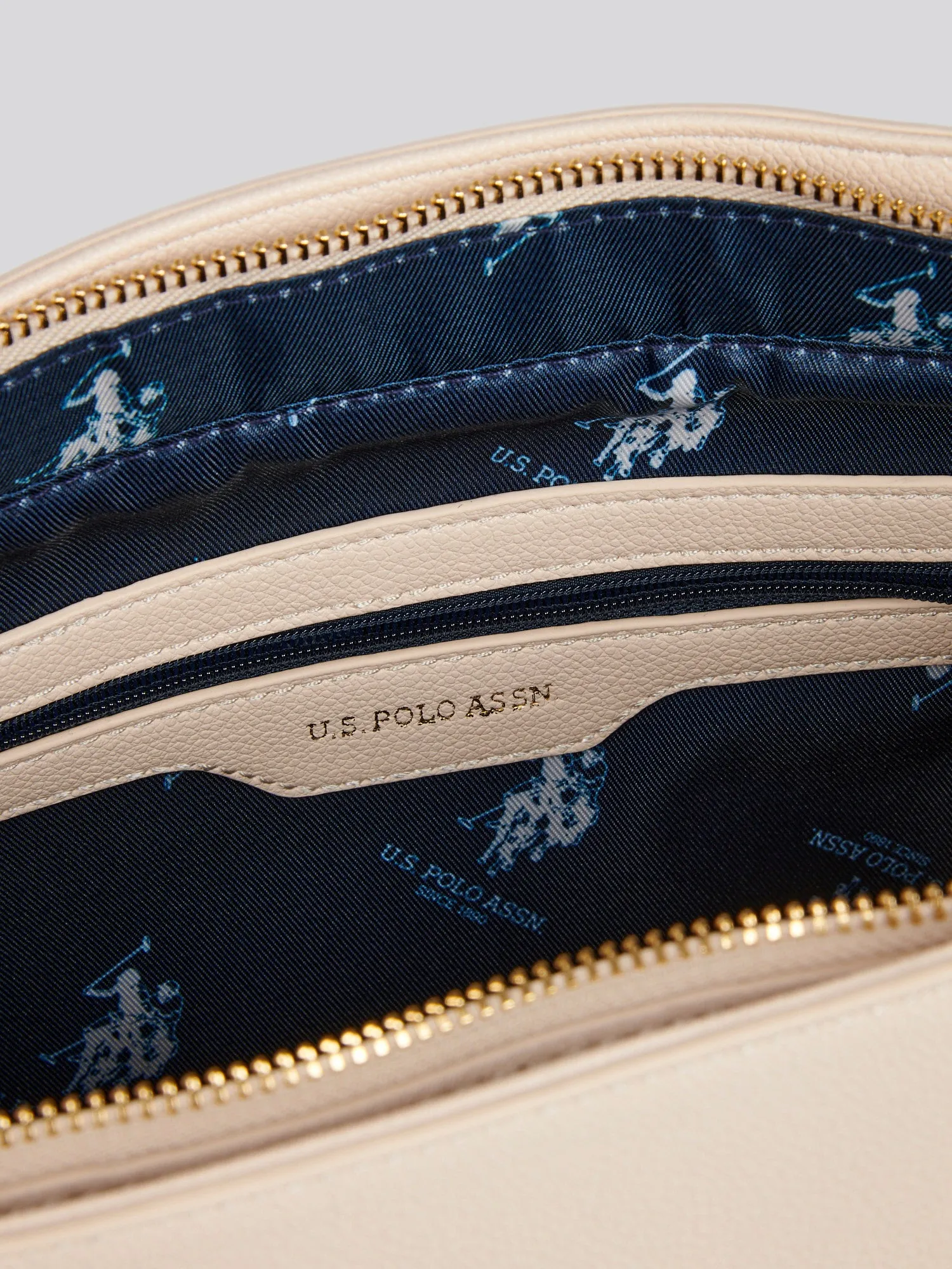 U.S. Polo Assn. Womens Jones Shopping Bag in Powder