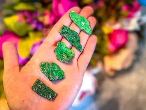Uvarovite Garnet Specimens, Raw Crystals and Stones