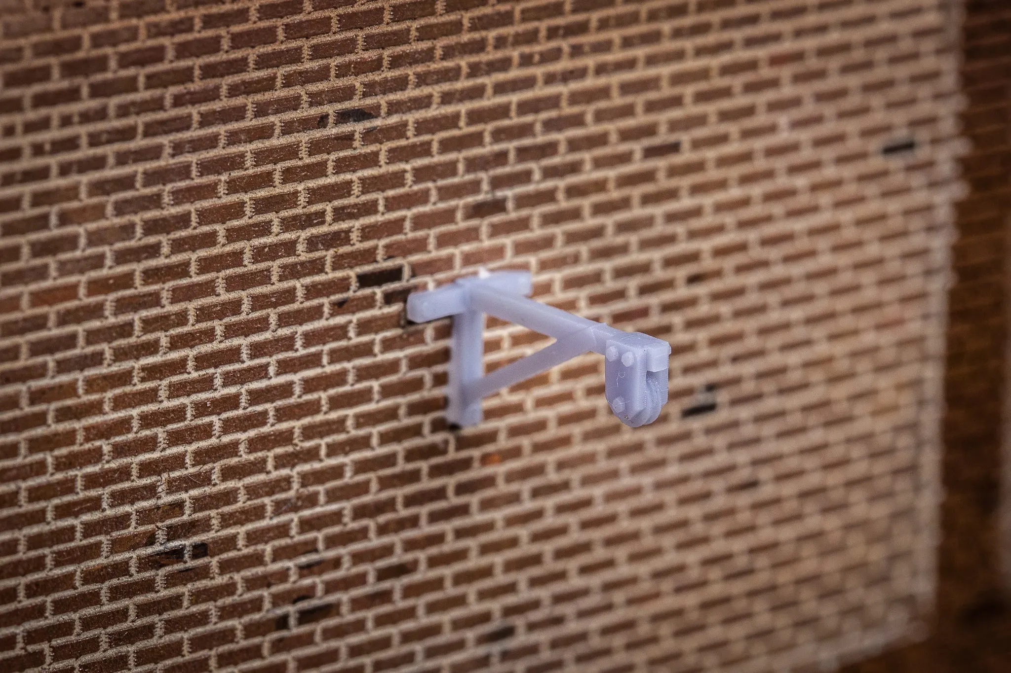Wall Mounted Hoist Pulley - N Scale